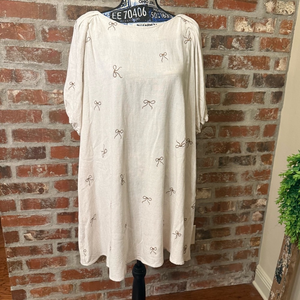 D16 - Umgee Cream Linen Dress with Bow Details
